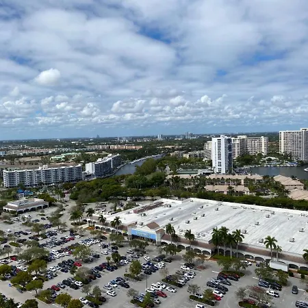Beachfront Apartment In Miami Beach With Stunning Views 1A